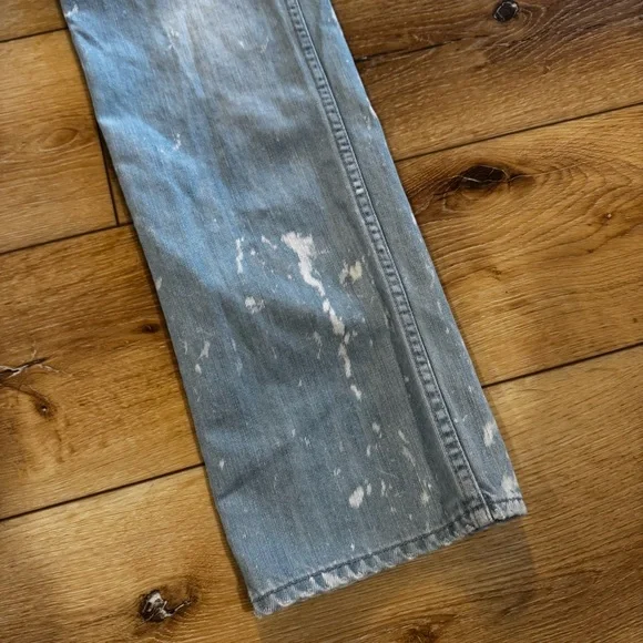 Volcom denim light wash jeans with white paint splatters, 5 pocket, size 36. - Picture 5 of 14